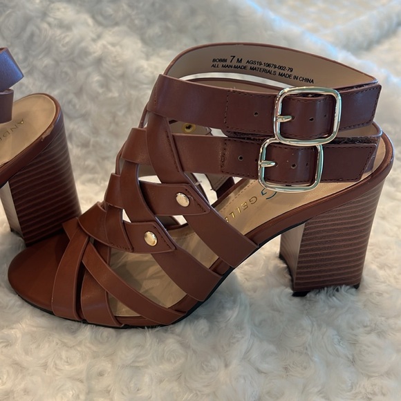 New with tags, Andrew Geller brown wood stacked heel sandal - Picture 4 of 7